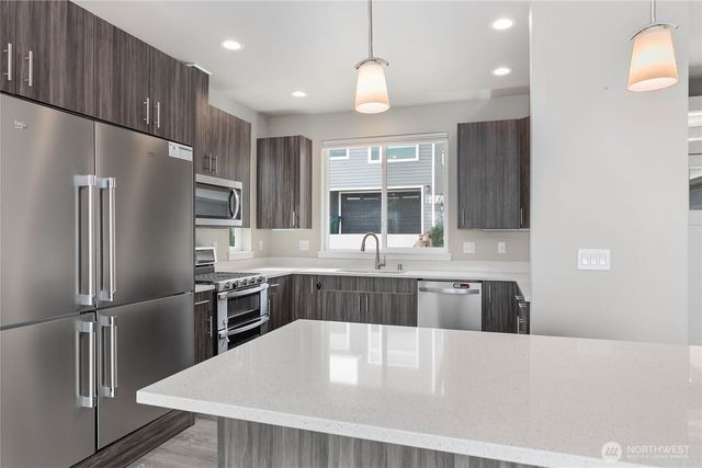 2068 Bakerscape Court, Ferndale, WA 98248