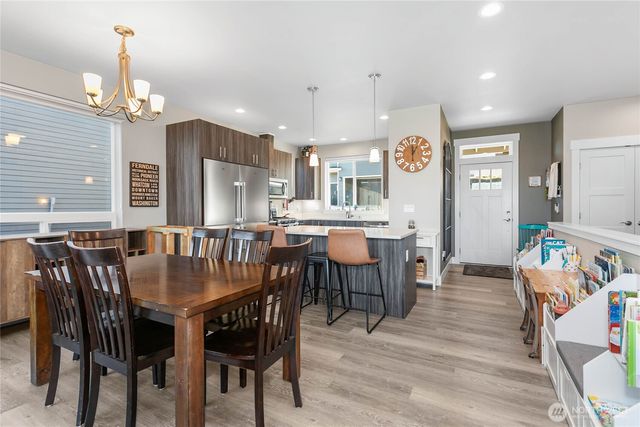 2068 Bakerscape Court, Ferndale, WA 98248