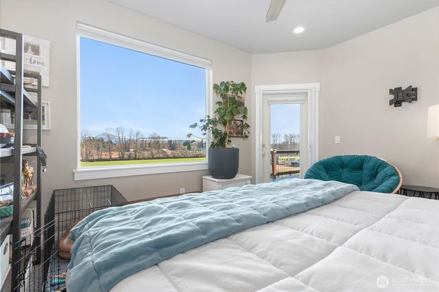 2068 Bakerscape Court, Ferndale, WA 98248