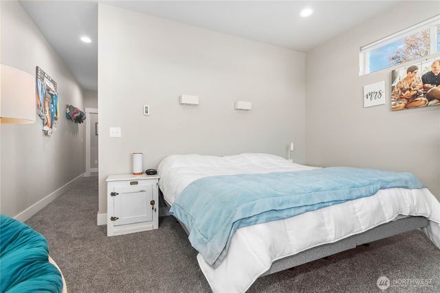 2068 Bakerscape Court, Ferndale, WA 98248