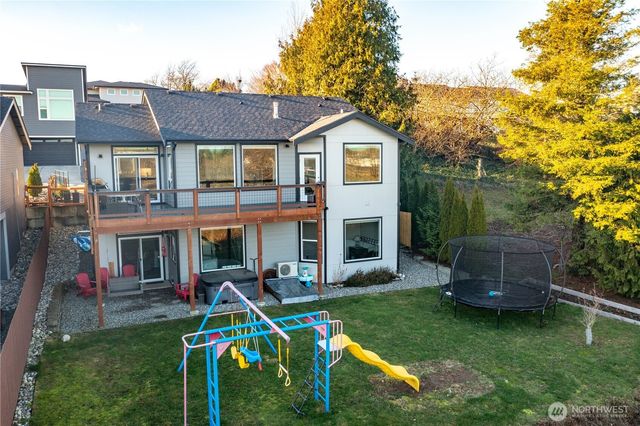2068 Bakerscape Court, Ferndale, WA 98248