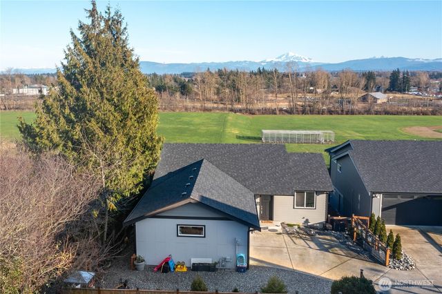 2068 Bakerscape Court, Ferndale, WA 98248