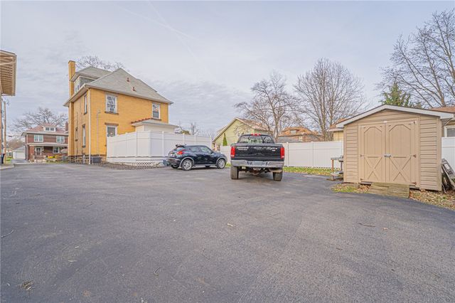 418 Boyles Ave, New Castle, PA 16101