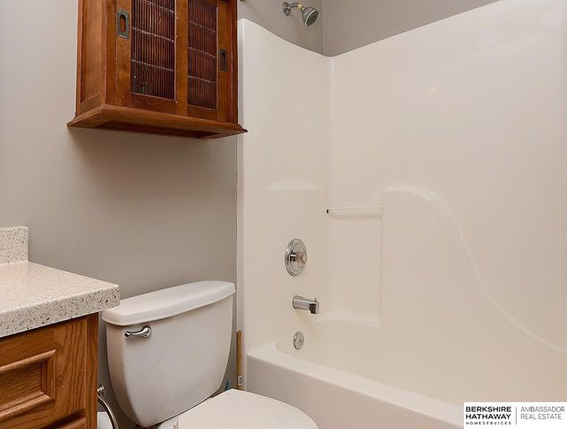 7232 S 179th Street, Omaha, NE 68136