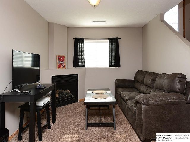 7232 S 179th Street, Omaha, NE 68136