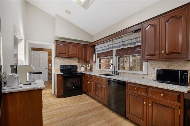 5 Lynn Lee Ter, East Bridgewater, MA 02333