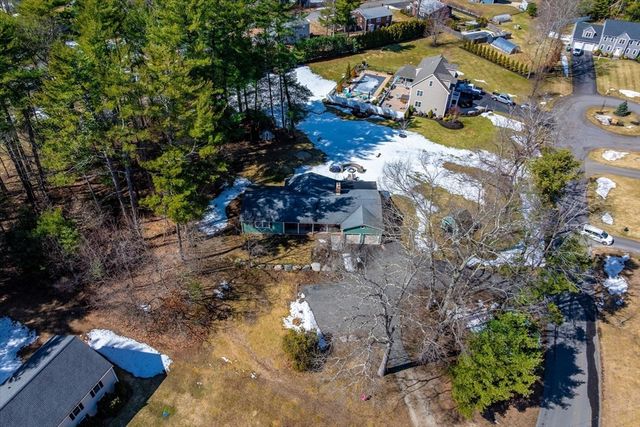 5 Lynn Lee Ter, East Bridgewater, MA 02333