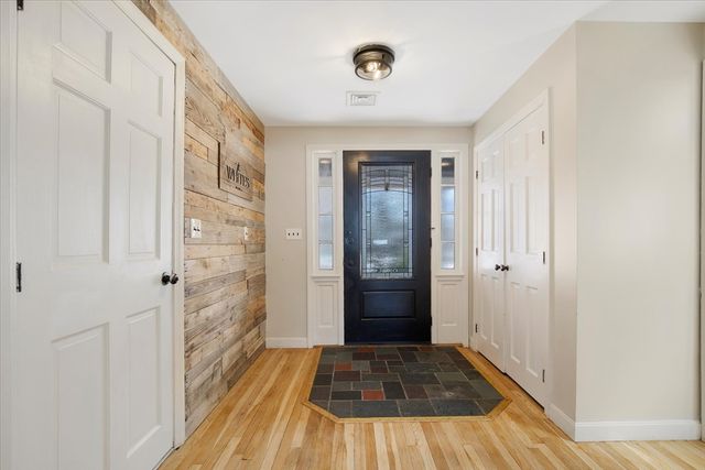 5 Lynn Lee Ter, East Bridgewater, MA 02333