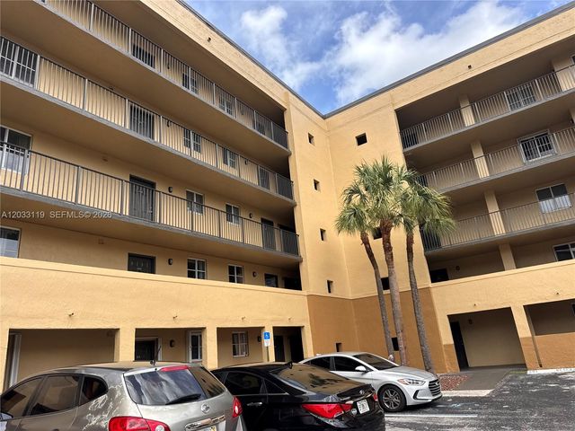 14931 SW 82nd Lane 18403, Miami, FL 33193