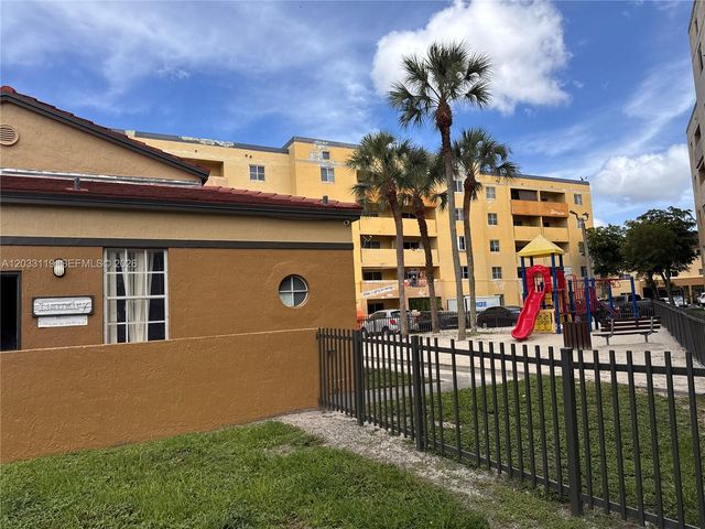 14931 SW 82nd Lane 18403, Miami, FL 33193