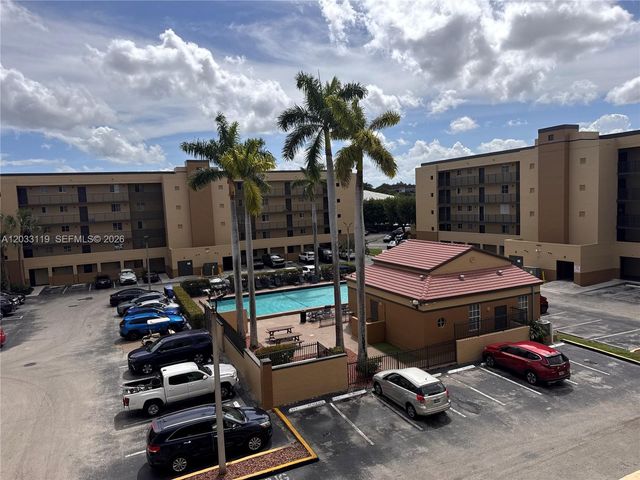 14931 SW 82nd Lane 18403, Miami, FL 33193