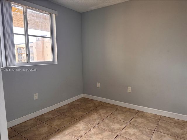 14931 SW 82nd Lane 18403, Miami, FL 33193