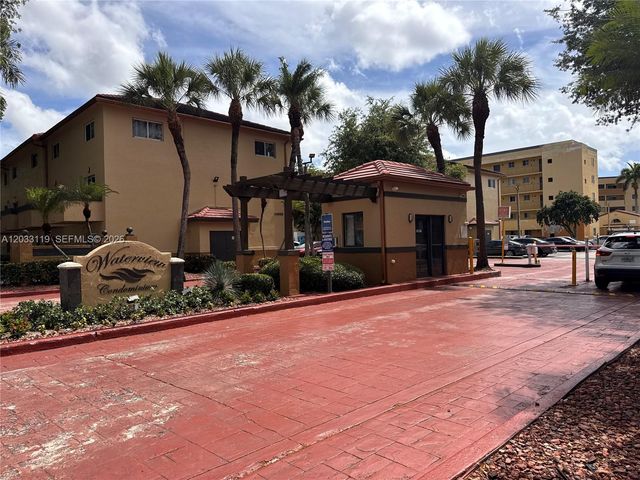 14931 SW 82nd Lane 18403, Miami, FL 33193