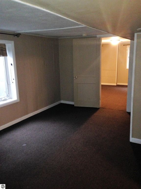 Image 10 of property listing at 905 E High, Mt Pleasant, MI 48858