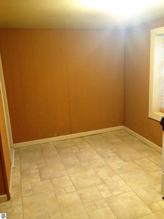 Image 12 of property listing at 905 E High, Mt Pleasant, MI 48858