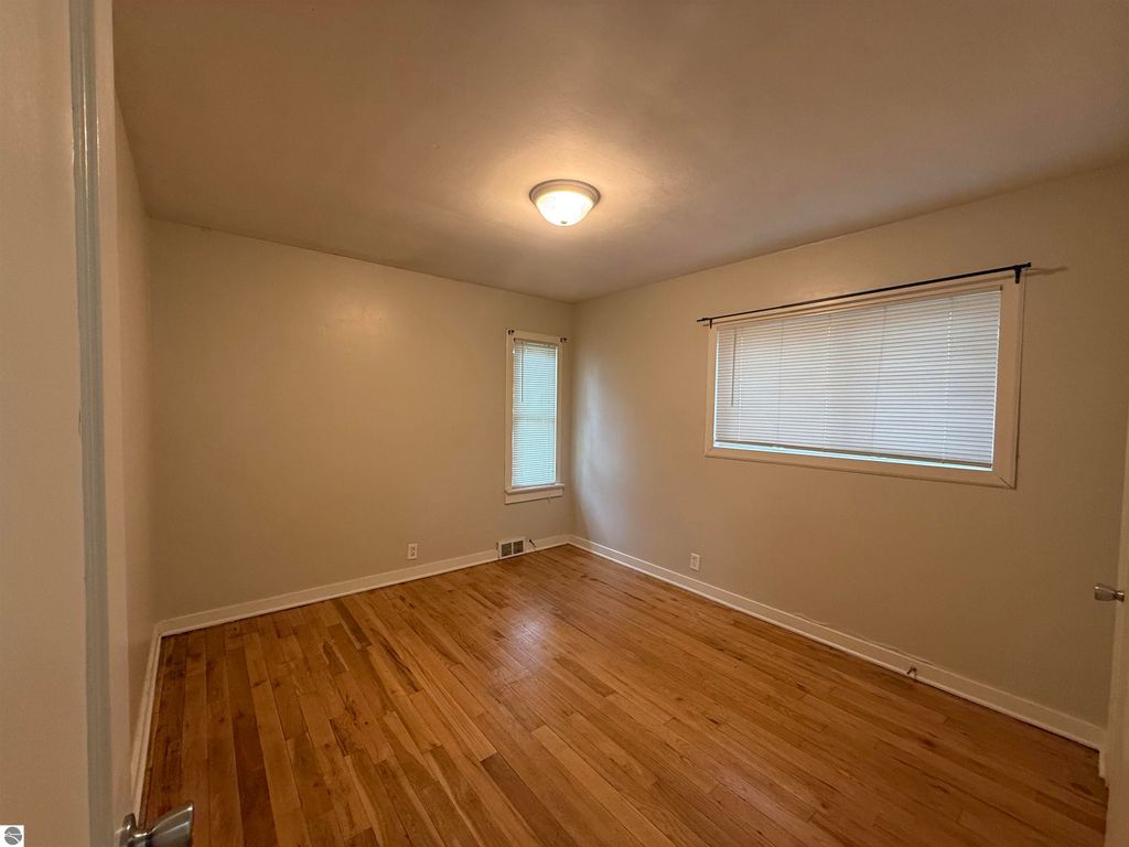 Image 16 of property listing at 905 E High, Mt Pleasant, MI 48858