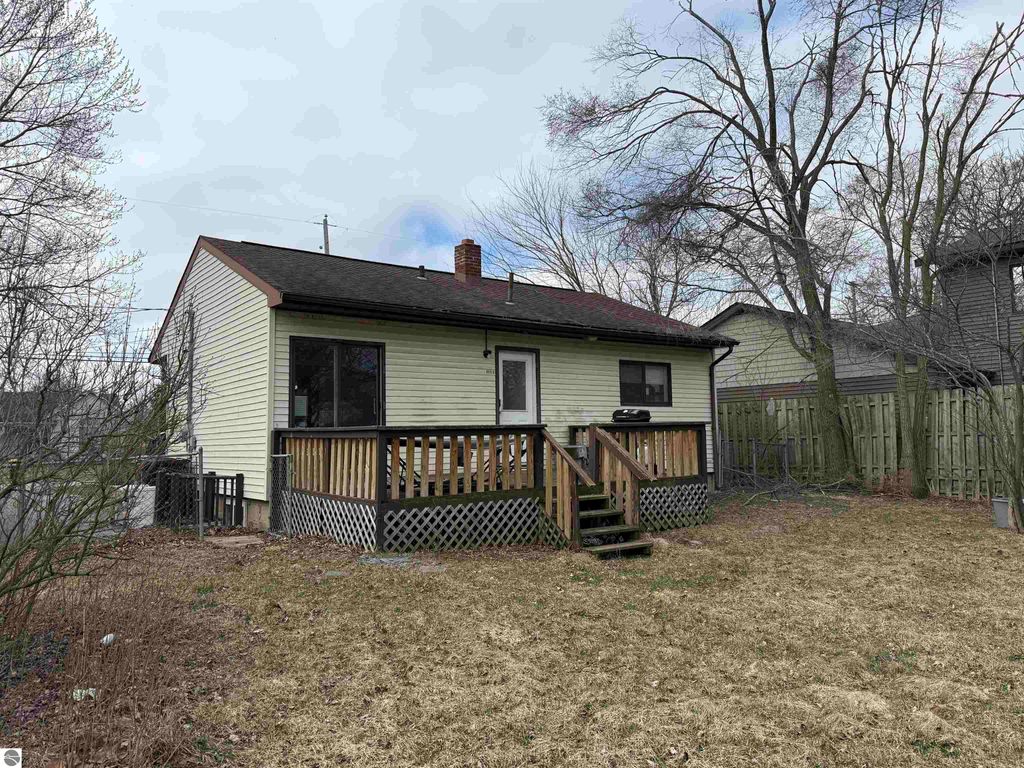 Image 2 of property listing at 905 E High, Mt Pleasant, MI 48858