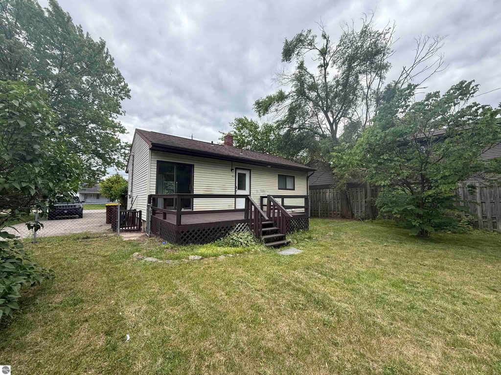 Image 21 of property listing at 905 E High, Mt Pleasant, MI 48858