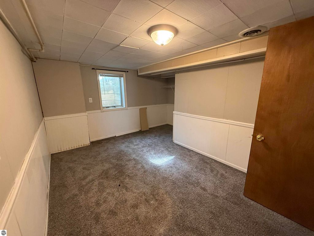Image 25 of property listing at 905 E High, Mt Pleasant, MI 48858