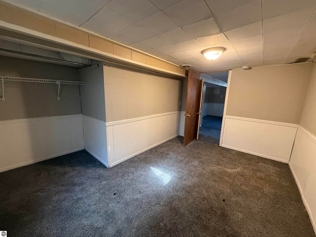 Image 27 of property listing at 905 E High, Mt Pleasant, MI 48858
