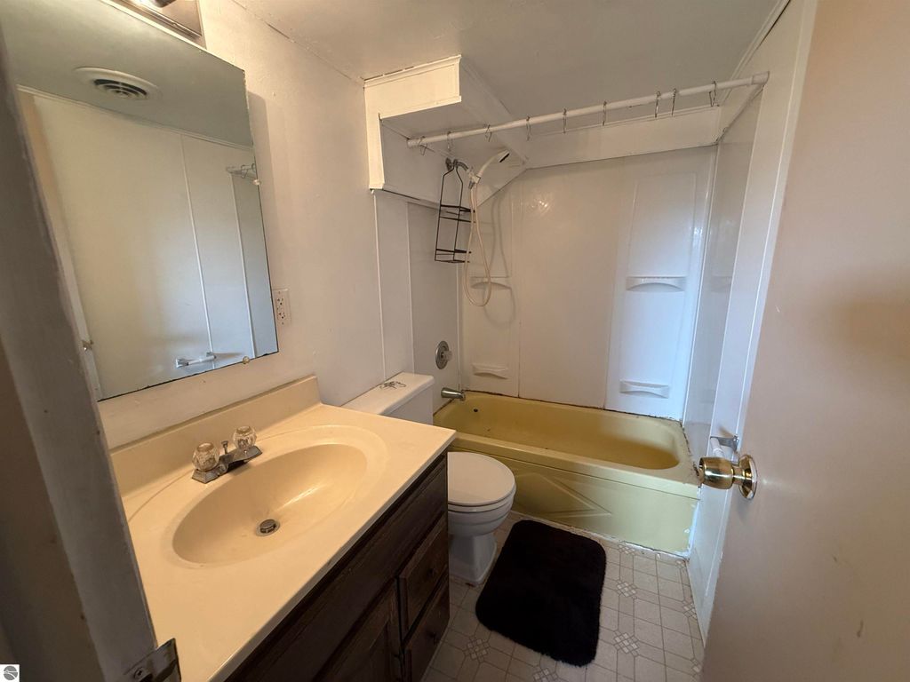 Image 28 of property listing at 905 E High, Mt Pleasant, MI 48858