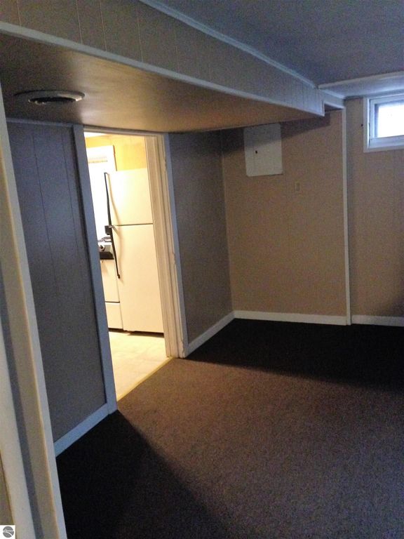 Image 9 of property listing at 905 E High, Mt Pleasant, MI 48858