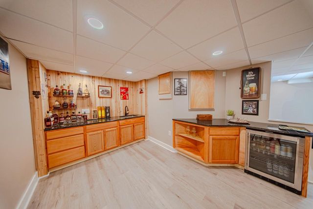 255 Lakeridge DRIVE, Oconomowoc, WI 53066