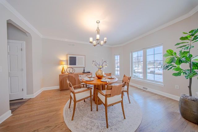 255 Lakeridge DRIVE, Oconomowoc, WI 53066