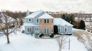 255 Lakeridge DRIVE, Oconomowoc, WI 53066