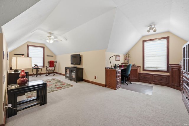 12100 W Native Trail, Yorktown, IN 47396