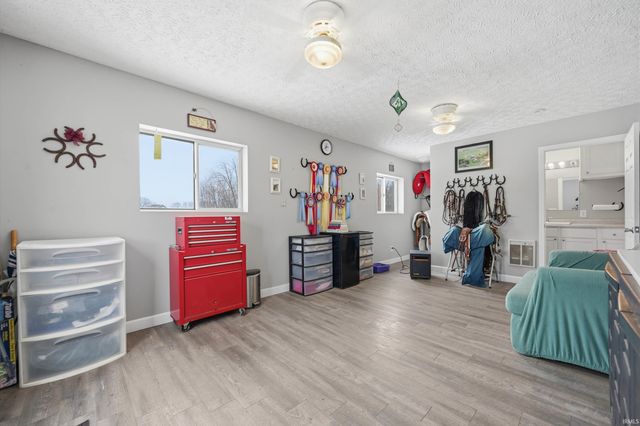 12100 W Native Trail, Yorktown, IN 47396