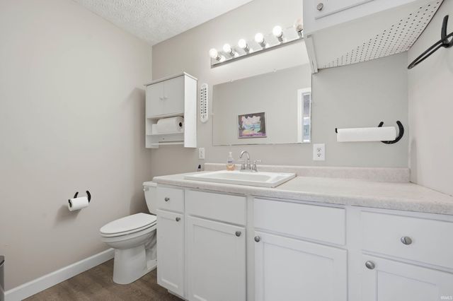 12100 W Native Trail, Yorktown, IN 47396