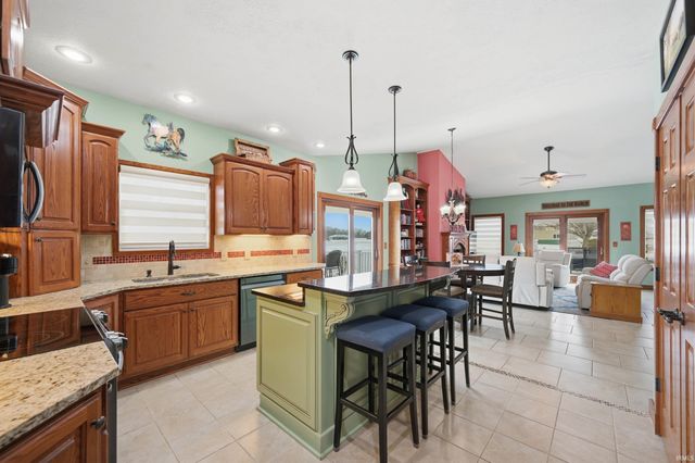 12100 W Native Trail, Yorktown, IN 47396