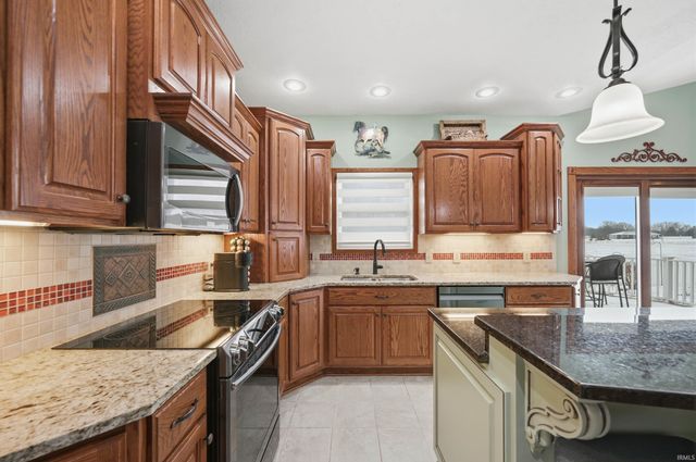 12100 W Native Trail, Yorktown, IN 47396