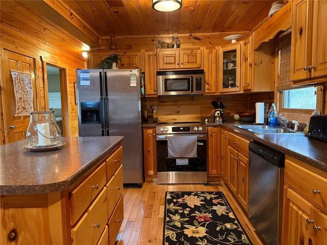 658 Navaho Way, Ellijay, GA 30540