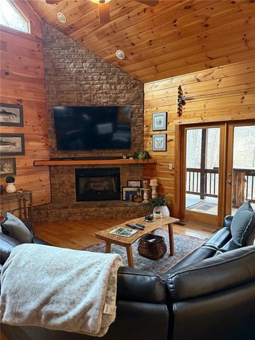 658 Navaho Way, Ellijay, GA 30540