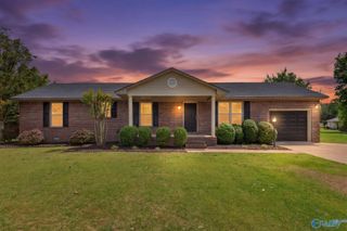 21996 Daveen Drive, Elkmont, AL 35620