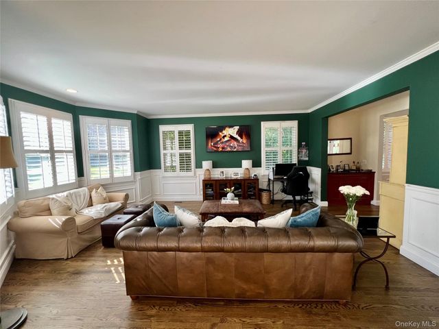 3 Wyona Court, Huntington, NY 11743