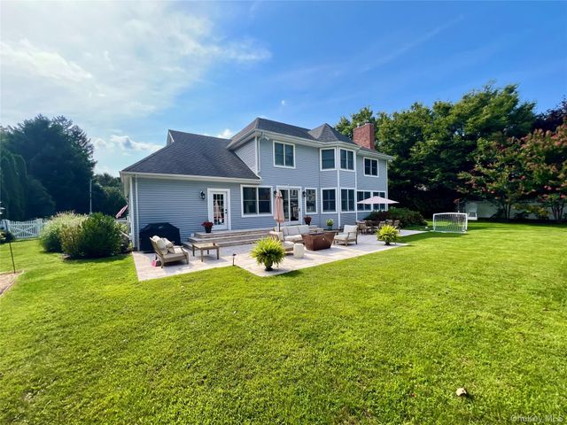 3 Wyona Court, Huntington, NY 11743