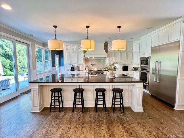 3 Wyona Court, Huntington, NY 11743