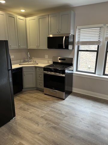 76 E 68th Street 1, Chicago, IL 60637