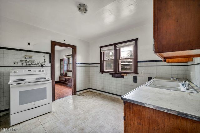 9818 Aetna Road, Cleveland, OH 44105