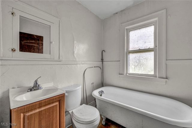 9818 Aetna Road, Cleveland, OH 44105