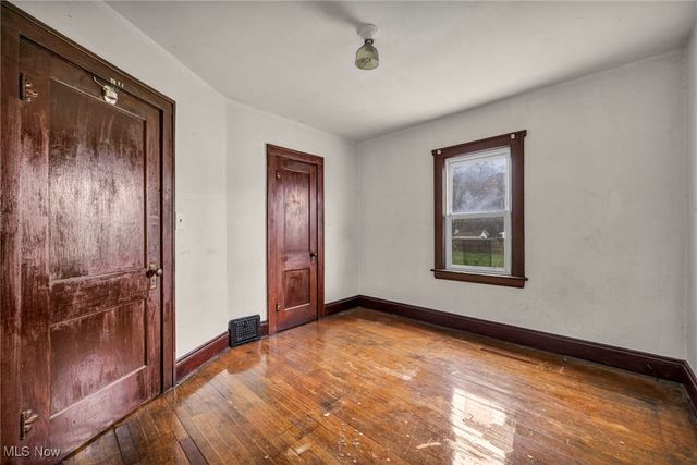 9818 Aetna Road, Cleveland, OH 44105