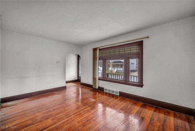 9818 Aetna Road, Cleveland, OH 44105