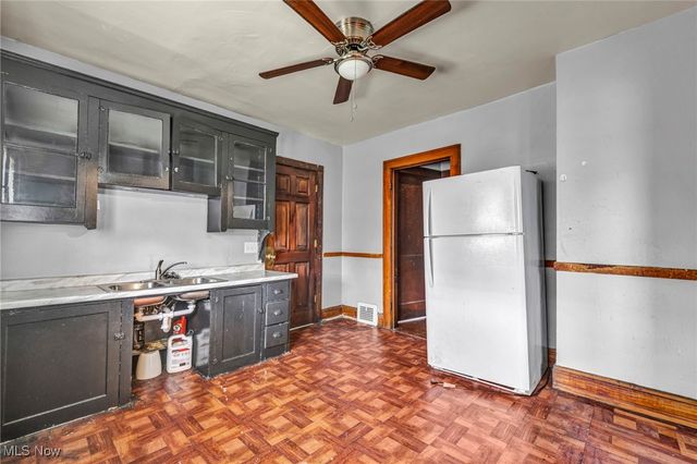 9818 Aetna Road, Cleveland, OH 44105