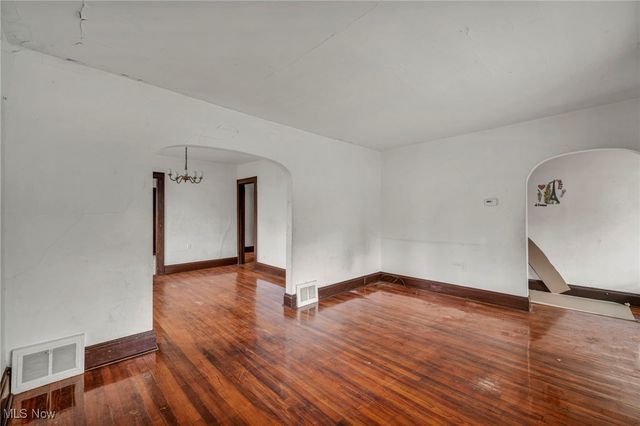 9818 Aetna Road, Cleveland, OH 44105