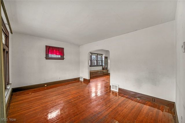 9818 Aetna Road, Cleveland, OH 44105