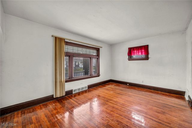 9818 Aetna Road, Cleveland, OH 44105