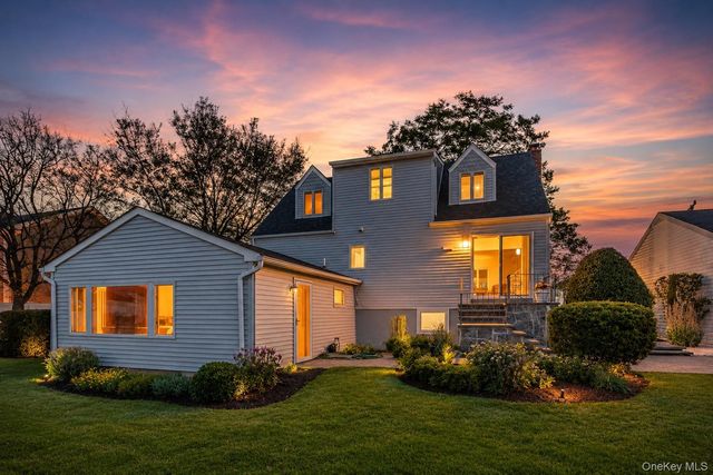61 S Bay Avenue, Massapequa, NY 11758